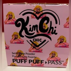 Kim Chi Chic Puff puff Pass Translucent Setting Powder